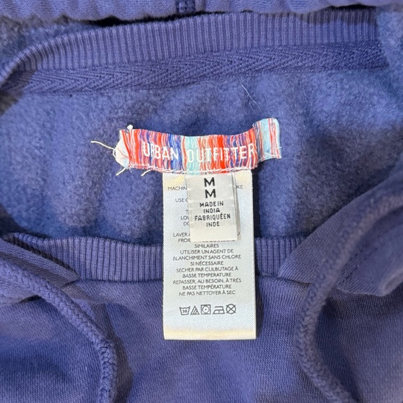 ❤️SOLD❤️NWOT UO Psychic Cropped Hoodie Sweatshirt - M - Picture 4 of 5